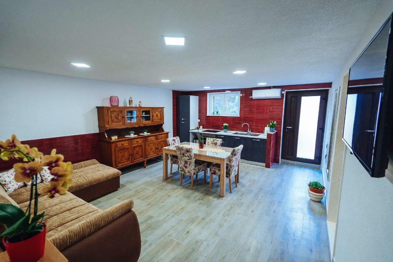 Апартаменты Apartman Kristina Сплит Экстерьер фото