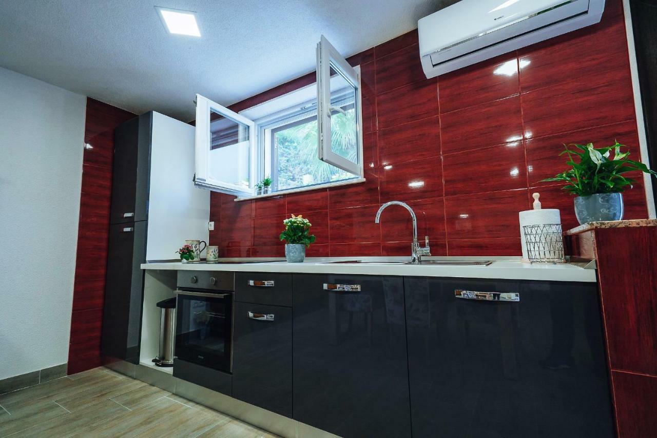 Апартаменты Apartman Kristina Сплит Экстерьер фото