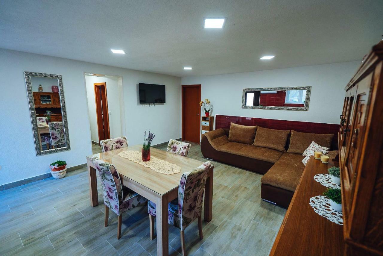 Апартаменты Apartman Kristina Сплит Экстерьер фото